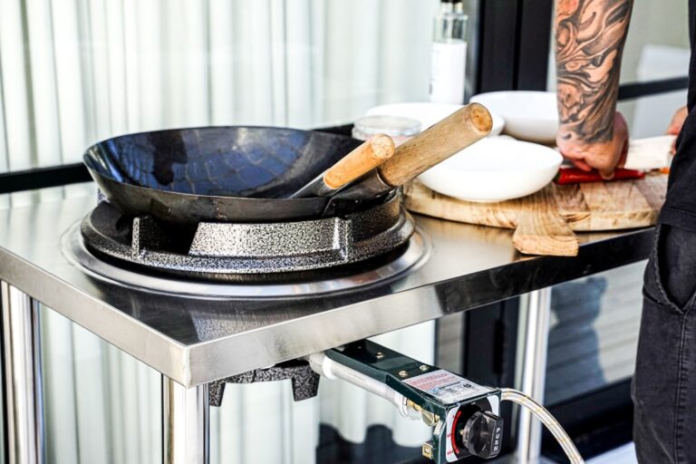 Gas vs. Electric stove: choosing the right cooktop